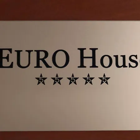 Euro House ホステル *